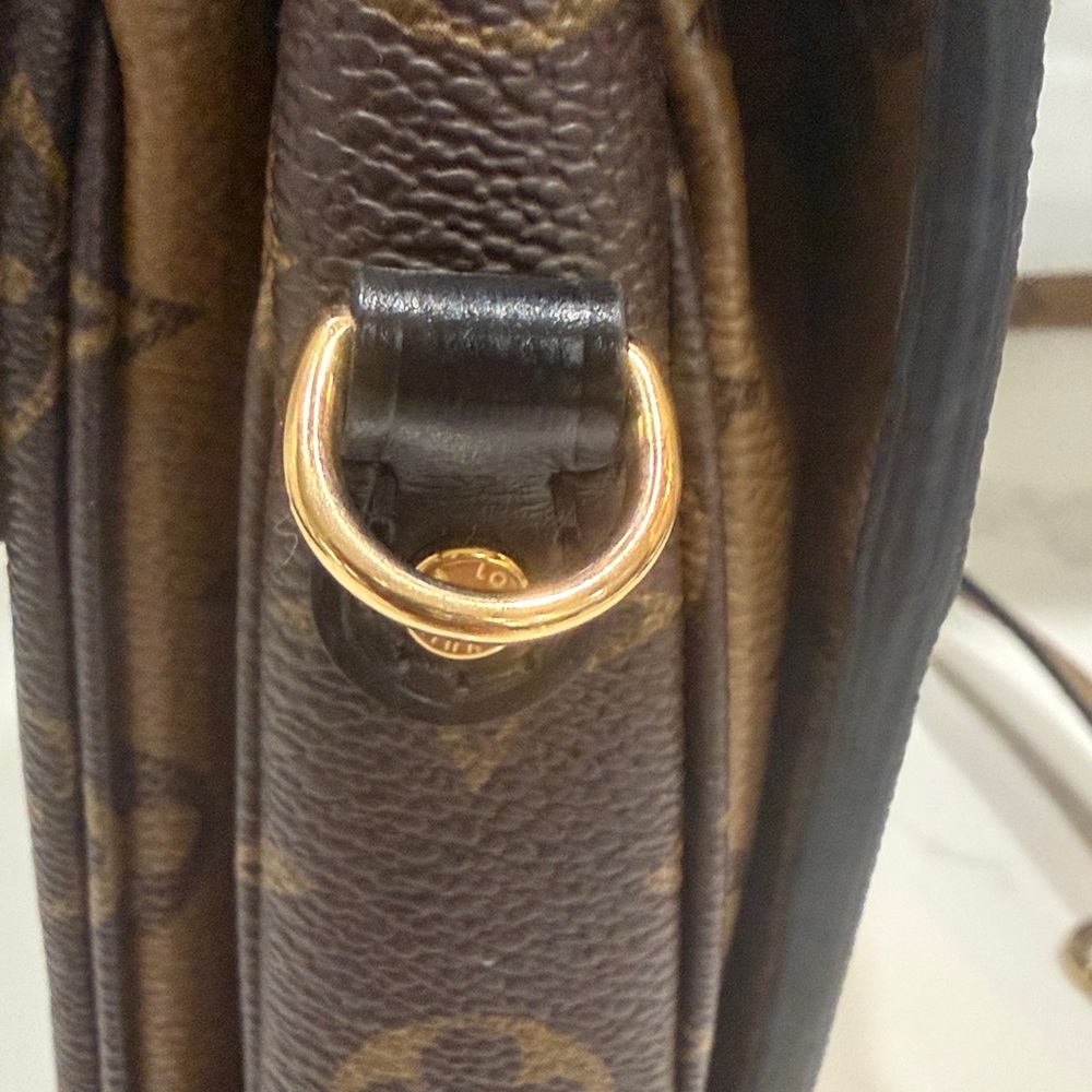 Louis Vuitton Pochette Métis - Picture 6 of 12